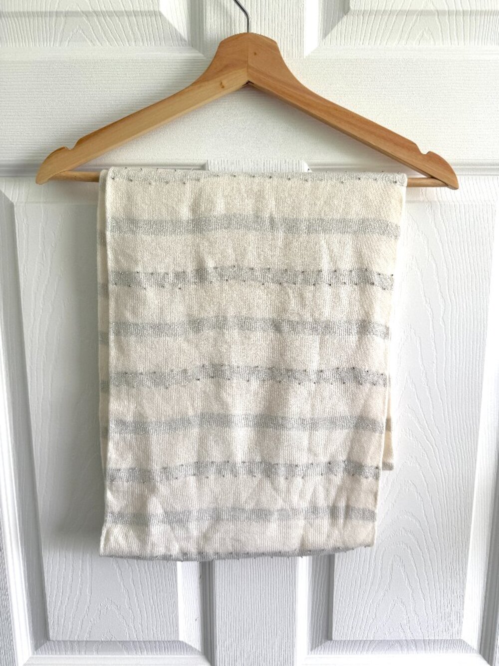 New York & Company Womens Infinity off white grey Scarf